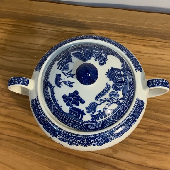 Blue Willow Style Sugar Bowl - Picture 3 of 16